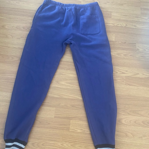 Champion joggers size Lg - Picture 4 of 4